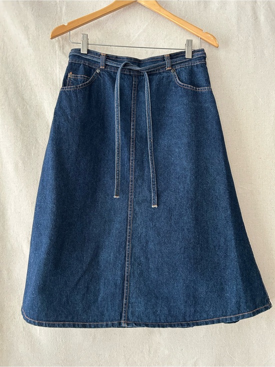 Dresses & Skirts - Vintage wrap around denim skirt